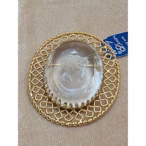 Whiting & Davis Vintage Intaglio Glass Cameo Brooch Gold Tone Filigree Pin USA